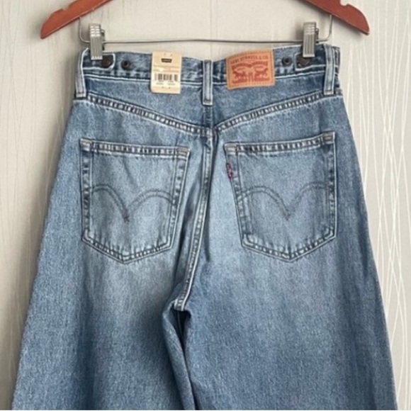 NWT Levi’s Cinch Barrel Jeans - Picture 11 of 16
